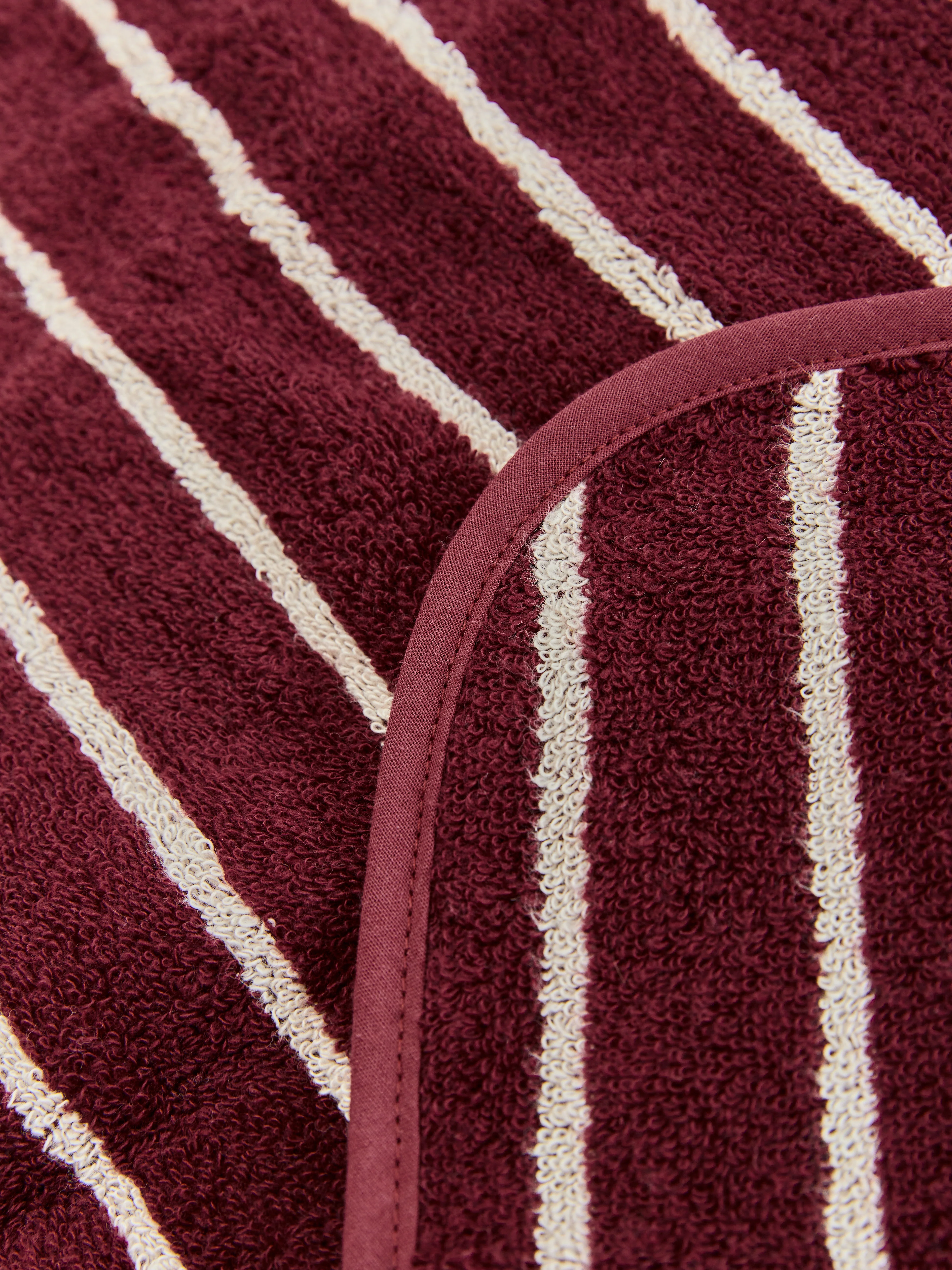 מגבת פסים Burgundy White - Image 3