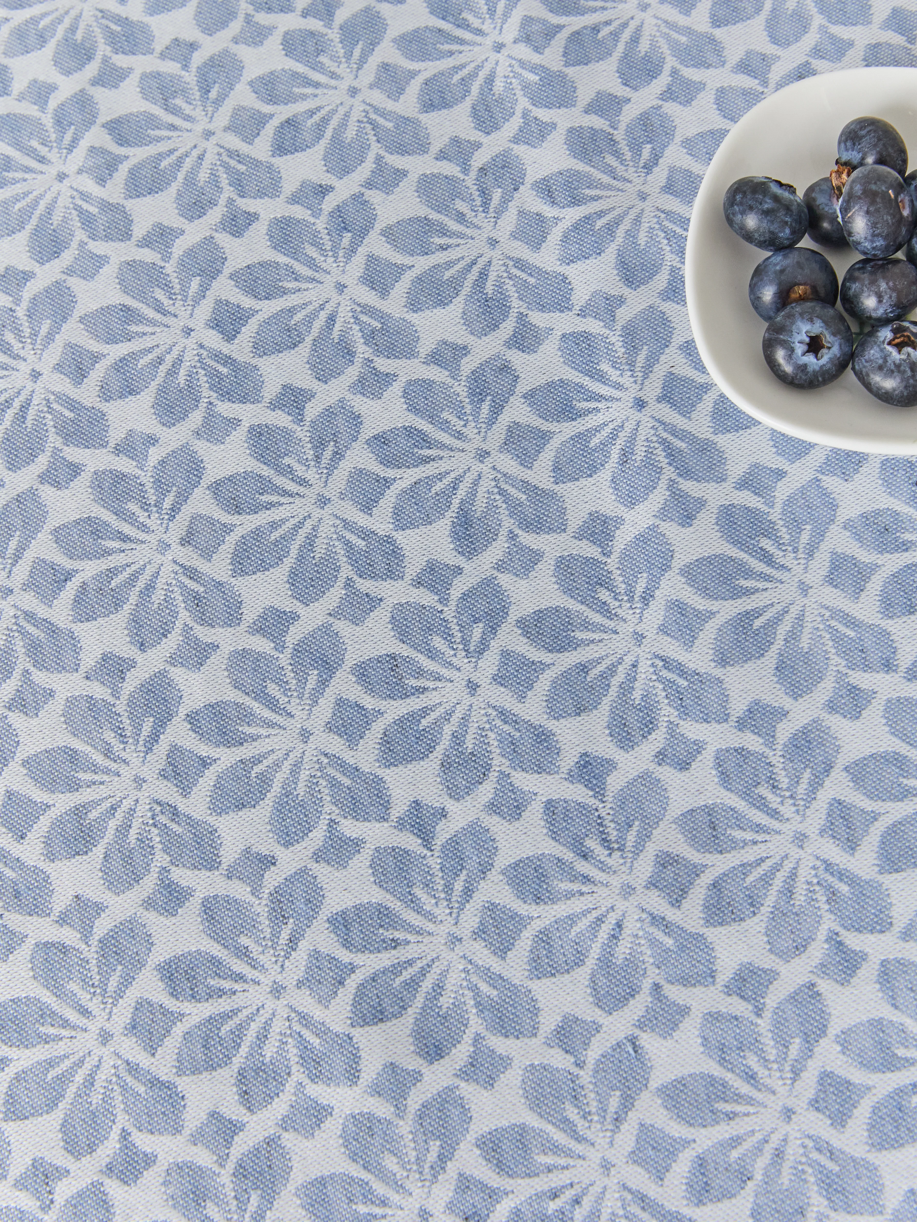 מפת שולחן Blue Floral Jacquard - Image 3