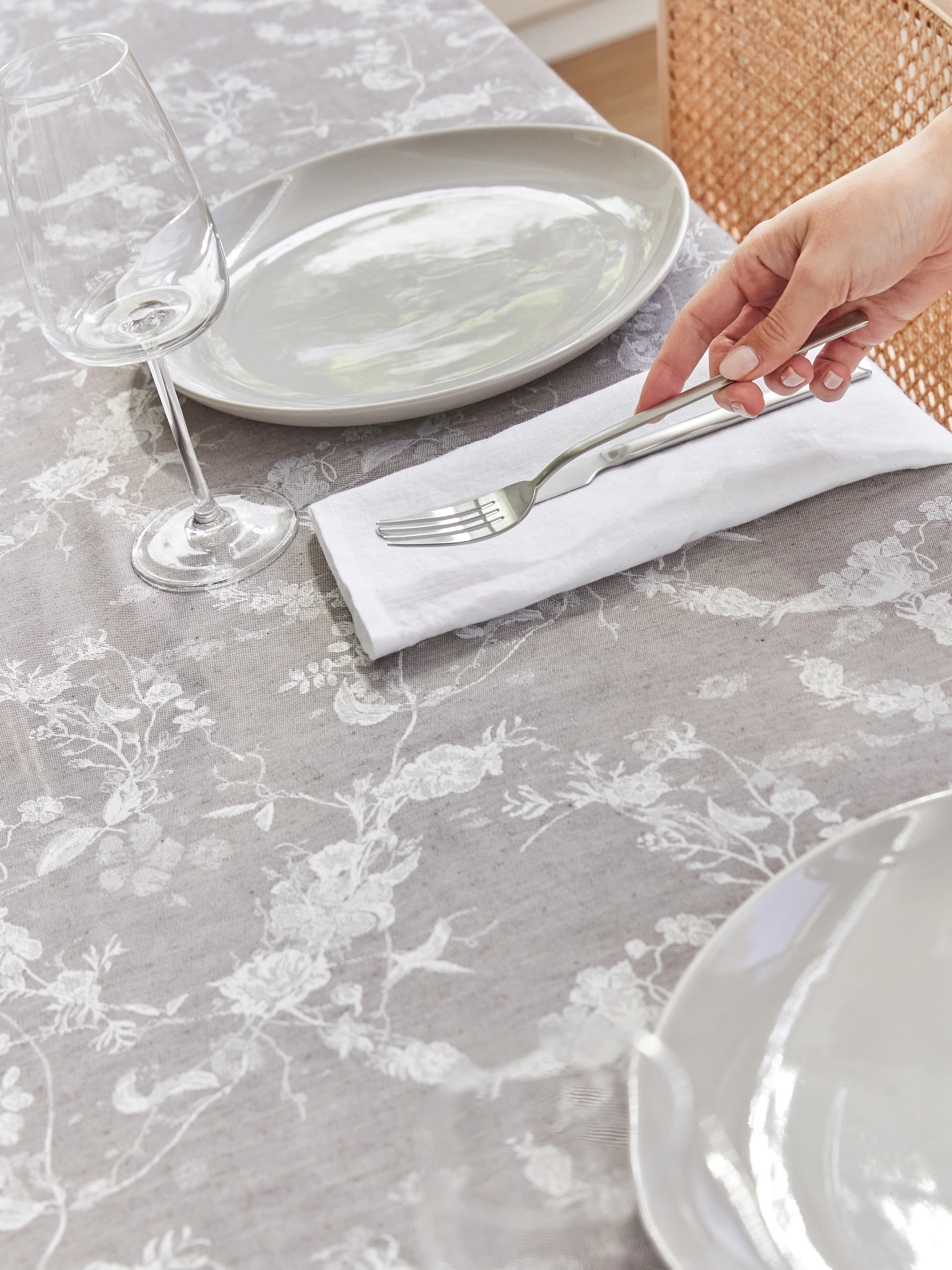 מפת שולחן Stone Floral Jacquard - Image 3